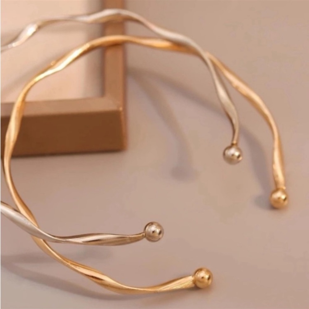 New Elegant Gold and Silver Bangles - Picture 3 of 5